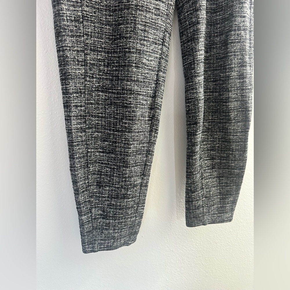 Lululemon pants - Picture 3 of 5